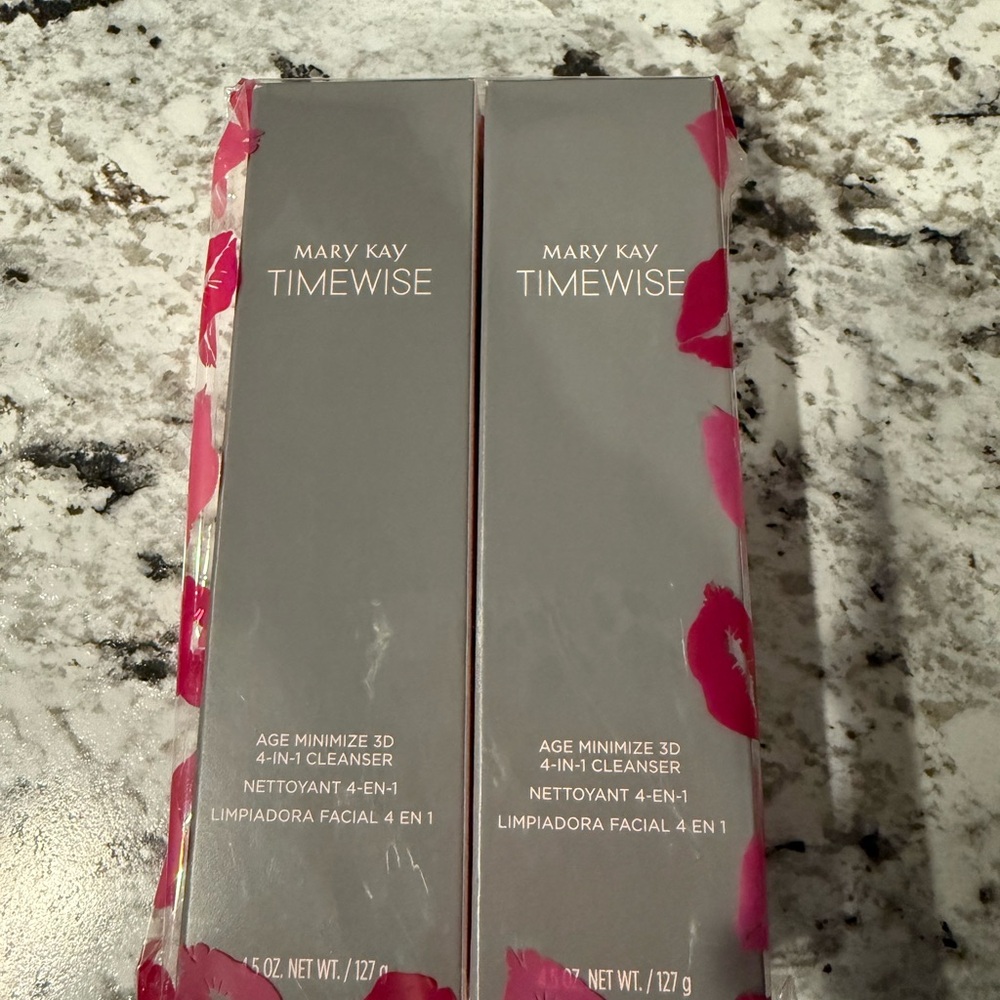 Mary Kay Timewise 4-in-1 Cleanser - Gray and Pink